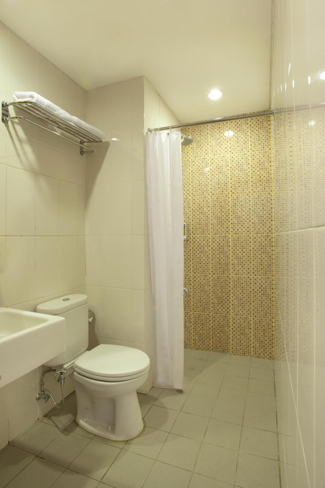 Amaris Hotel Cihampelas Bandung Buitenkant foto